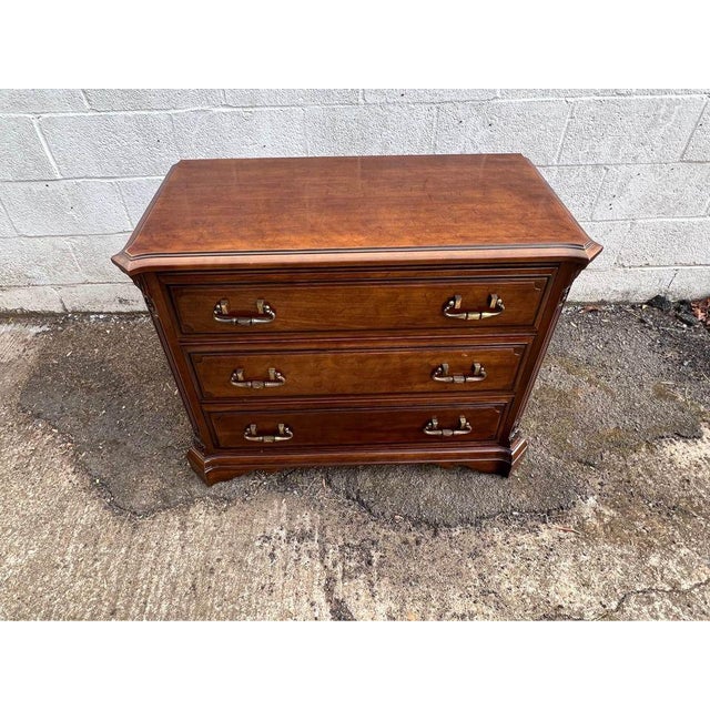 Late 20th Century Davis Cabinet Furniture Chippendale Style Solid Cherry Chest of Drawers Nightstand For Sale - Image 10 of 11
