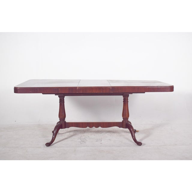 English Extendable Dining Table in Walnut, 1900 For Sale - Image 6 of 9
