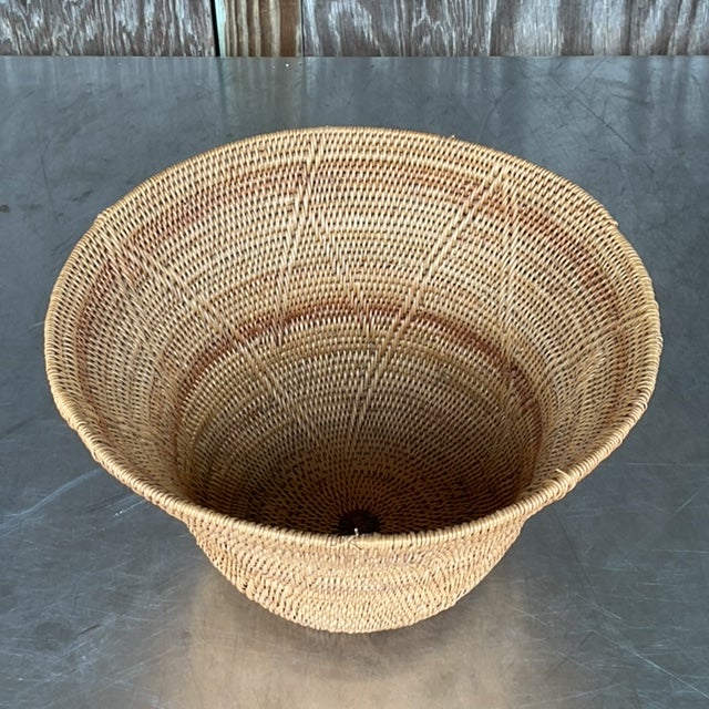 Vintage Coastal Woven Rattan Charleston Basket For Sale - Image 4 of 7