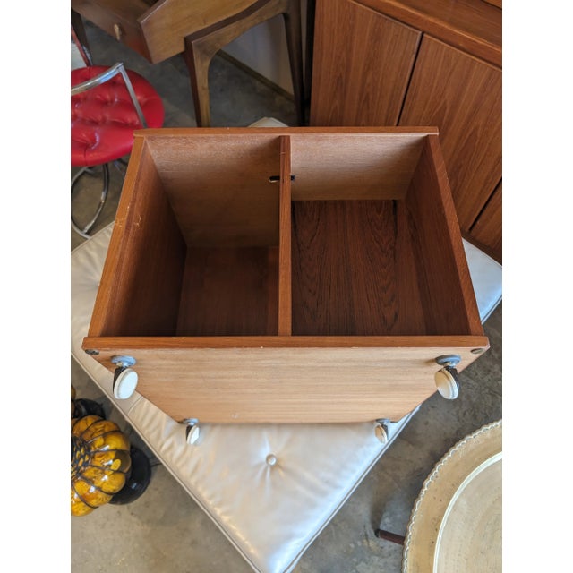 Vitré of Denmark 1960s Danish Rollind Teak Record/Storage Cube For Sale - Image 4 of 10
