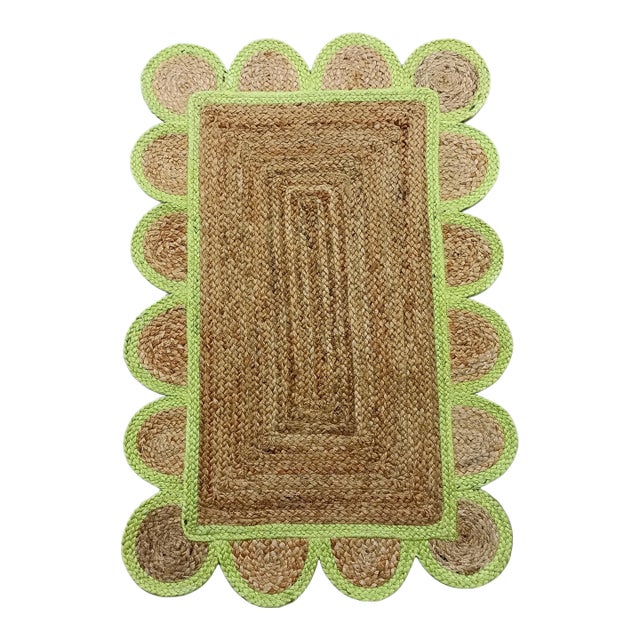 Handwoven Natural Jute Bath Rug With Light Green Scalloped Border For Sale