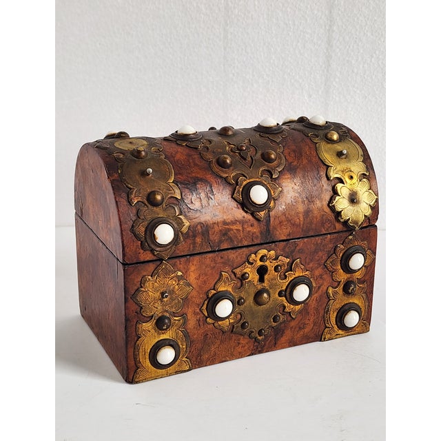 Antique English 19th Century Keepsake Dome Wood Box For Sale - Image 11 of 11