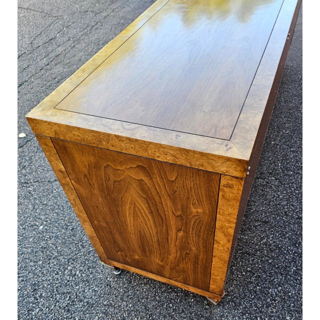 Mastercraft Mid-Century Hollywood Regency Mastercraft Furniture 9-Drawer Long Dresser With Burl Trim For Sale - Image 4 of 10