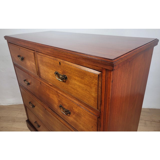 Brown Victorian Chest of 5 Drawers in Walnut with Drop Handles, 1900s For Sale - Image 8 of 18