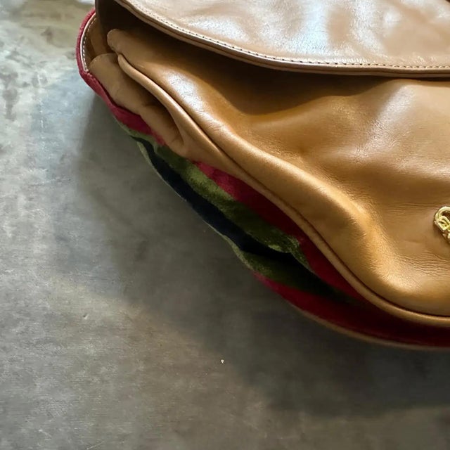 1990s Iconic Brown Leather and Velvet Messanger Bag by Roberta Di Camerino For Sale - Image 16 of 18