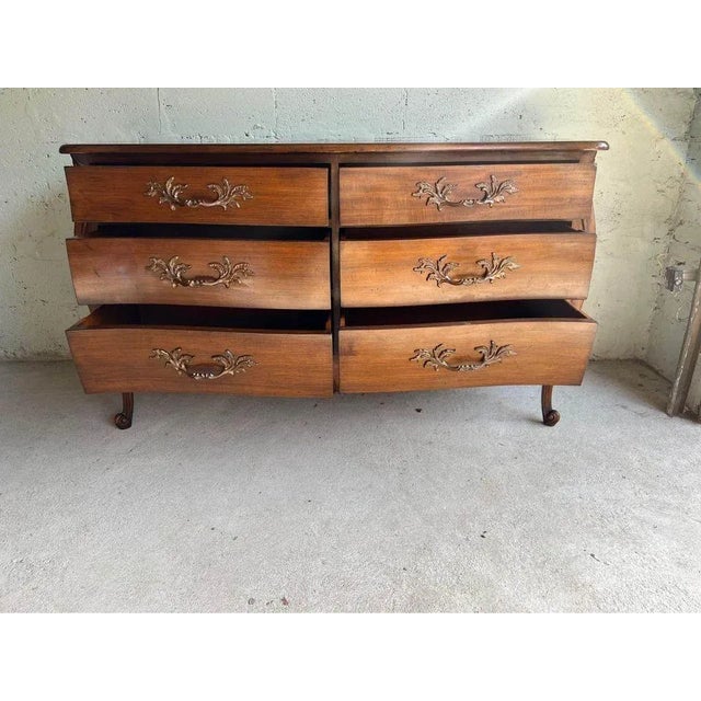 Vintage French Provincial Style Mahogany Commode Dresser. Circa 1920s-1940s Well made, dovetail joint construction,...