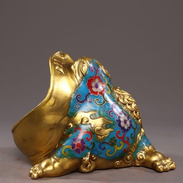 Traditional Gilt Bronze Cloisonné Enamel Toad-Form Box With Bagua Motif For Sale - Image 3 of 9