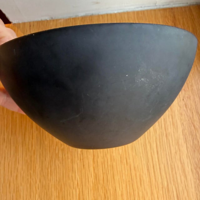 Herbert Krenchel MCM Krenit Bowl by Herbert Krenchel, 6.5" Diameter, Black on Black Enamel Coated For Sale - Image 4 of 10
