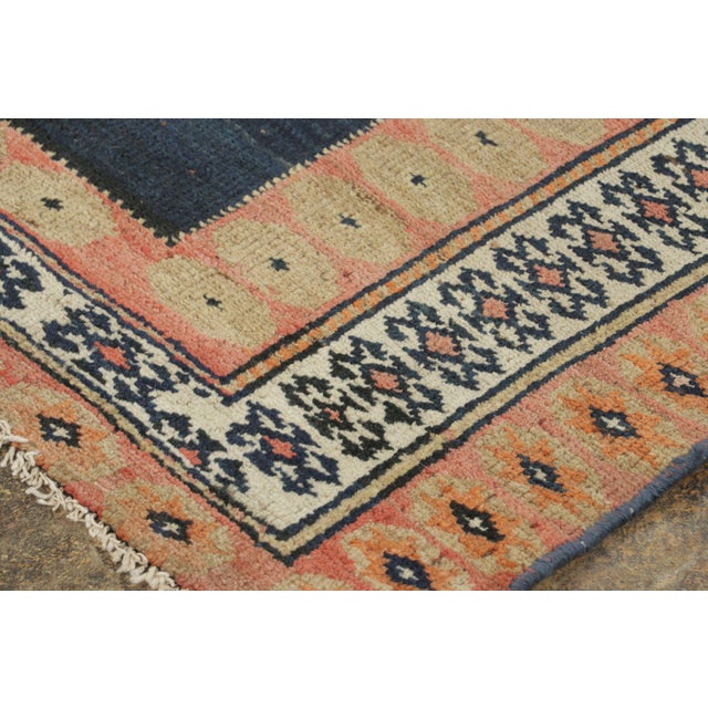 1910s Antique Kurdish Rug With Beige & Pink Medallions & Multiple Borders - Rug & Kilim For Sale - Image 5 of 7