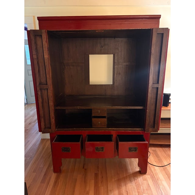 Chinese 19th Century Excellent Condition Chinese Wedding Cabinet For Sale - Image 3 of 3