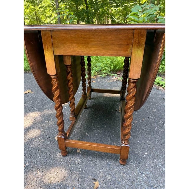 Early 20th Century Vintage English Table Drop Leaf Gateleg Barley Twist Oval Dining Table For Sale - Image 5 of 18
