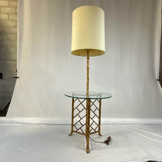 Bronze 1970s Hollywood Regency Chippendale Chinoiserie Faux Bamboo Floor Table Lamp For Sale - Image 8 of 12