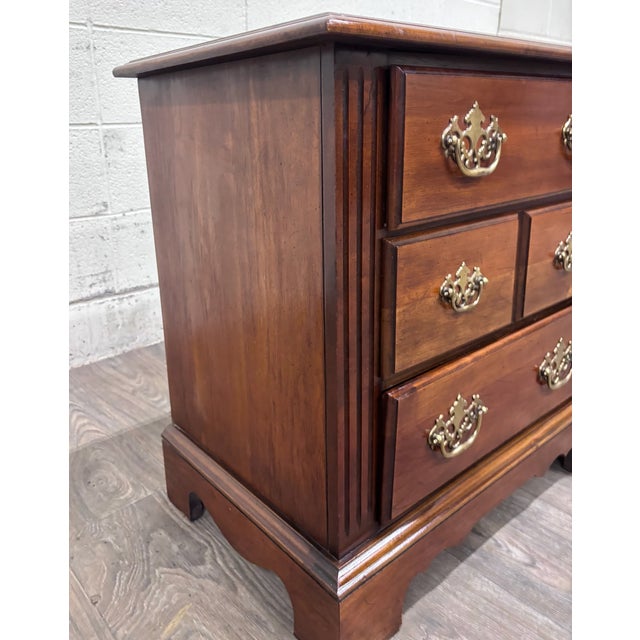 Late 20th Century Vintage Broyhill Premier Four Drawer Bachelor’s Chest Nightstand For Sale - Image 5 of 10