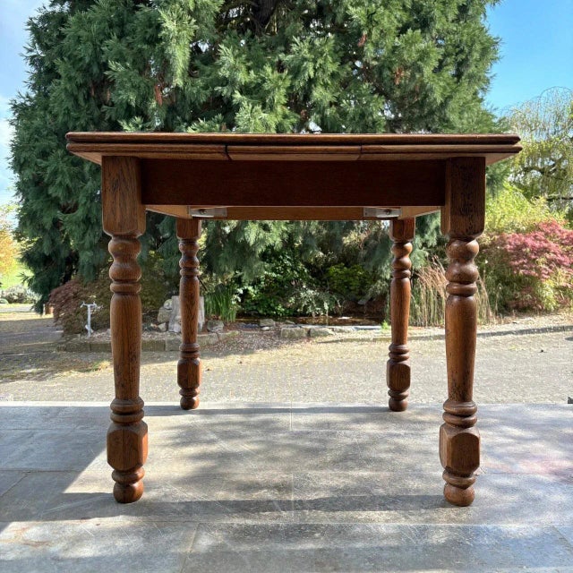 ✓ Good size ✓ Ideal for upcyclers ✓ Small defects in the veneer Dimensions: W: 85cm H: 74cm D: 85cm (Table top extended:...