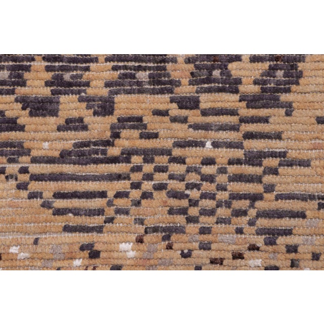 Abstract Beige/Gray High Low Wool & Silk Rug - 5'4'' X 8'1'' For Sale In New York - Image 6 of 9
