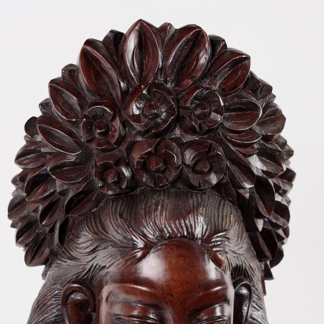 Antique Female Figure in Wood, Indonesia, 20th Century For Sale - Image 4 of 14