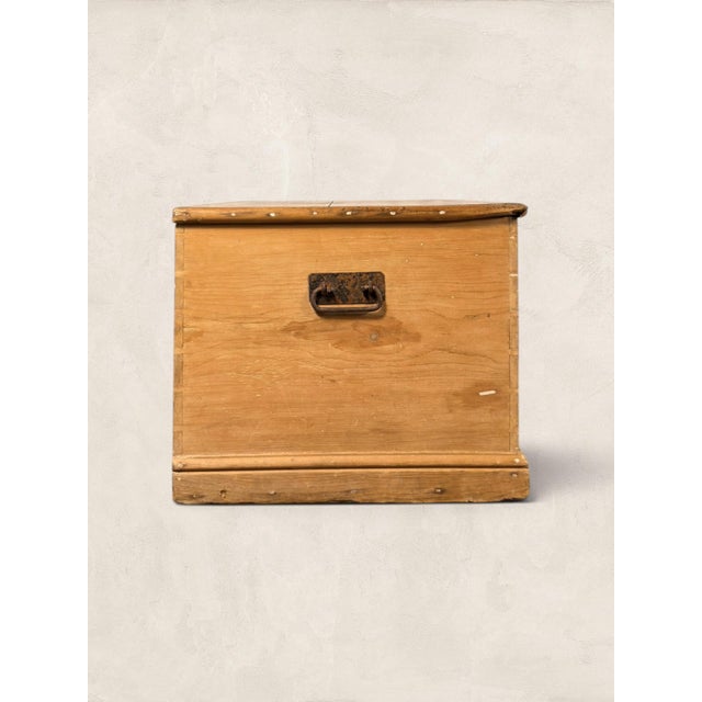 Late 19th Century English Victorian Pine Blanket Chest, Circa 1890 For Sale - Image 5 of 7