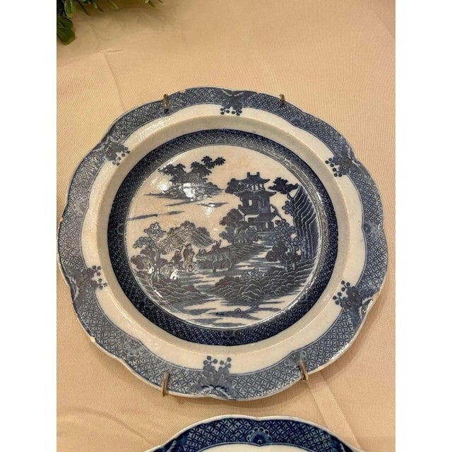 Chinese 18th Century Antique Chinese Export Decorative Wall Plates- Set of 6 For Sale - Image 3 of 12