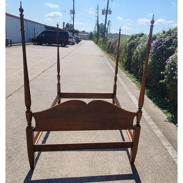 Cushman Colonial Maple 4-Poster Full Bed – 1940s Vintage American Craftsmanship For Sale In Baton Rouge - Image 6 of 11