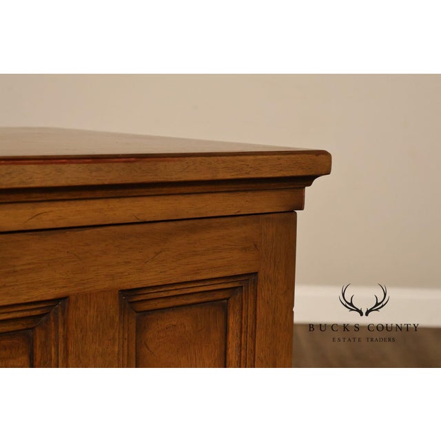 Henredon Mid Century Modern Walnut Sideboard For Sale In Philadelphia - Image 6 of 18