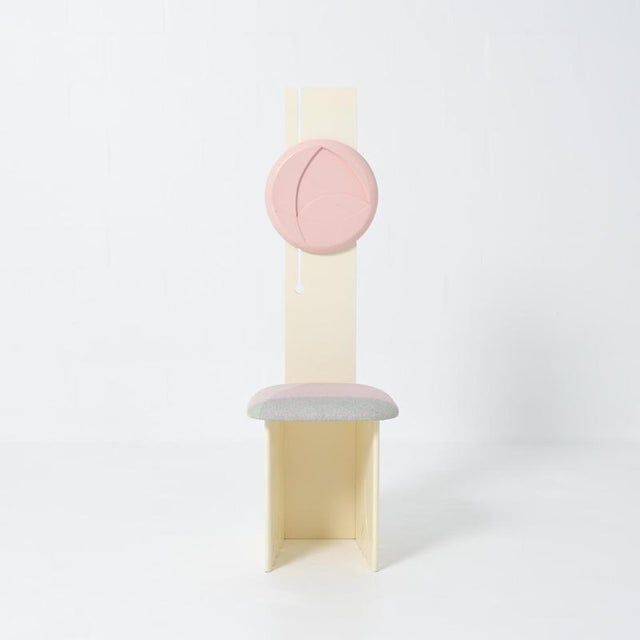 This dining chair ‘Tribute to Mackintosh’ was designed by the Belgian designer and artist Frans L. Van Praet (°1937). The...