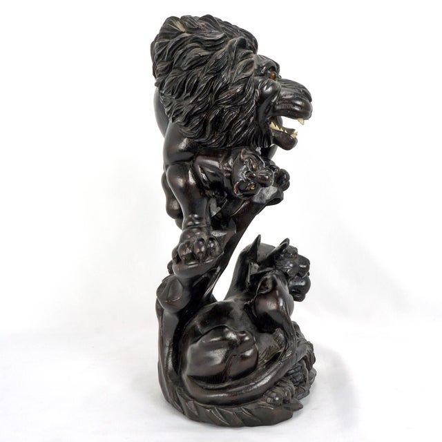 Vintage Japanese Large Carved Wood Sculpture Okimono Lion With Cubs – 20th C For Sale - Image 4 of 11