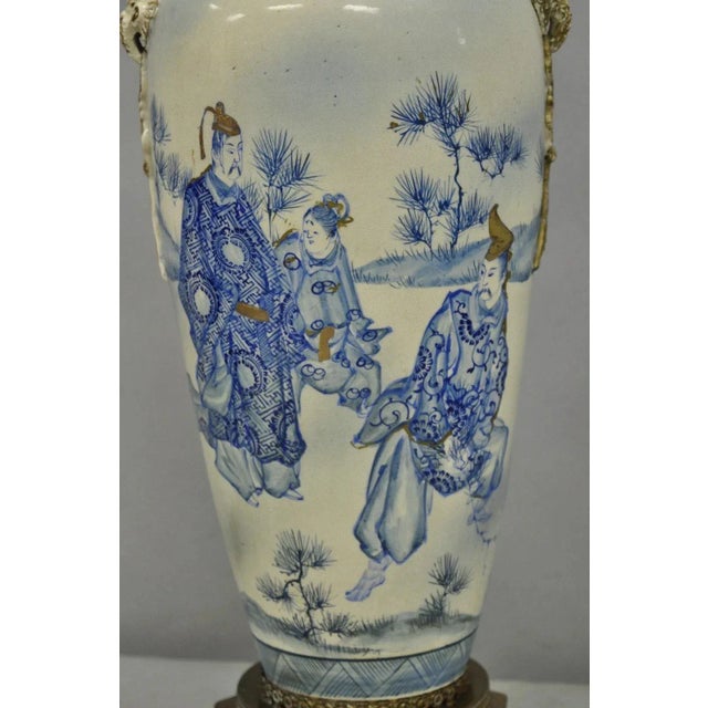 Chinoiserie Vintage Japanese Blue White Porcelain Jardinierie Vase Chinoiserie Table Lamp For Sale - Image 3 of 15