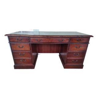 Hooker Leesburg Executive Desk For Sale