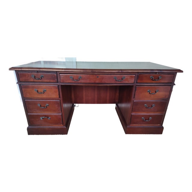 Hooker Leesburg Executive Desk For Sale