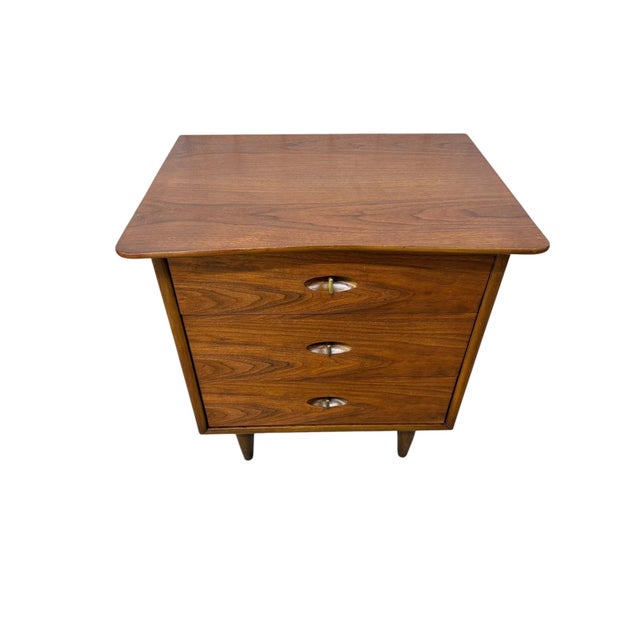 Wood Mid-Century Modern Kent Coffey "The Greenbrier" Walnut Nightstands - Set of 2 For Sale - Image 7 of 9