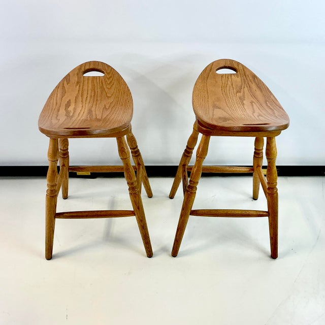 1980s Vintage Americana Rustic Oak Curule Seat Swivel Counter Stools - A Pair. For Sale - Image 9 of 14