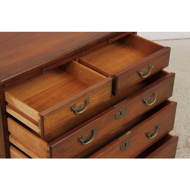 2000 - 2009 Stickley Mahogany Colonial Williamsburg Bachelor Chest For Sale - Image 5 of 18