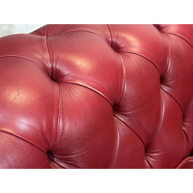 Chesterfield Two-Seater Sofa in Leather, 2000s For Sale - Image 9 of 18
