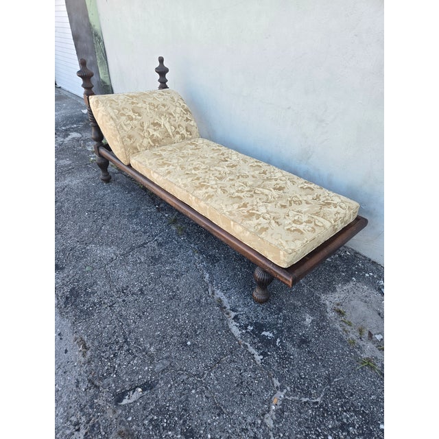 English Late 19th C Anglo Indian Chaise Lounge Original Condition For Sale - Image 3 of 14