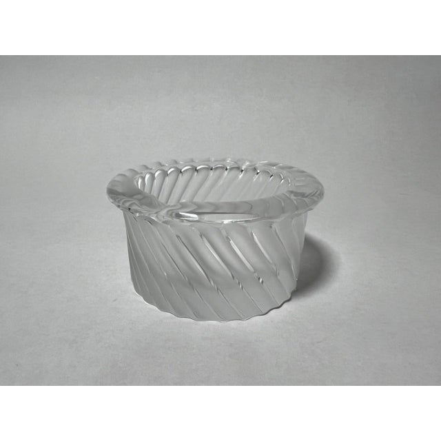 French Art Deco Lalique "Smyrne" Crystal Ashtray, Circa 1920s For Sale - Image 4 of 6