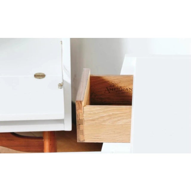 White 1970s American of Martinsville Nightstands - Set of 2 For Sale - Image 8 of 10