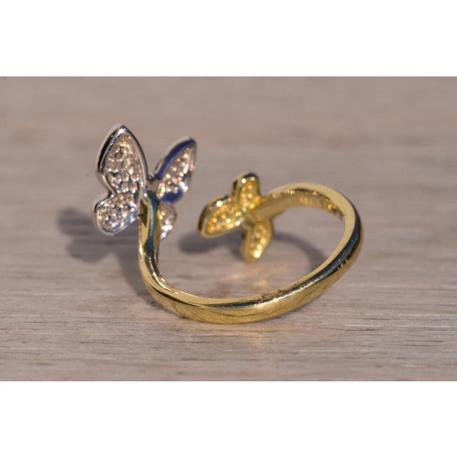 2000 - 2009 The 5th Avenue: Butterfly Bypass Ring in White and Yellow Gold For Sale - Image 5 of 10