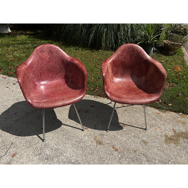 Pair of MCM Eames Style Maroon Fiberglass Chairs For Sale In Atlanta - Image 6 of 9