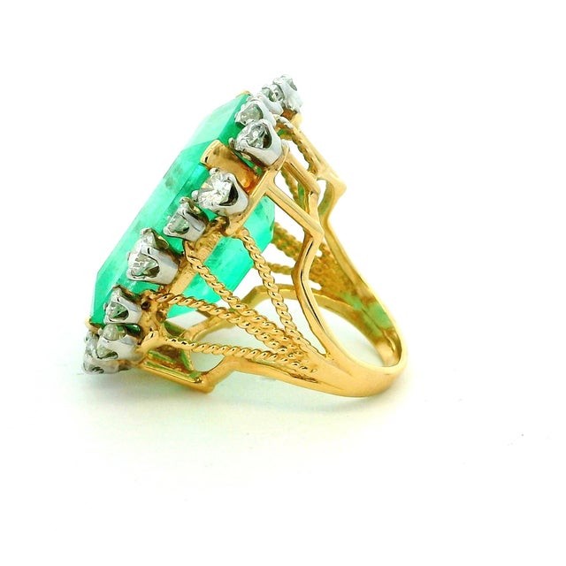 Vintage 1960s 14K Yellow Gold Colombian Emerald Diamond Cocktail Ring, 36.42 Ct For Sale - Image 9 of 16