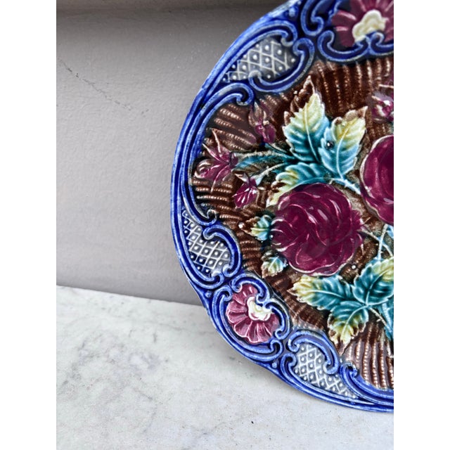 Rustic Majolica Roses Plate Wasmuel, Circa 1890 For Sale - Image 3 of 4