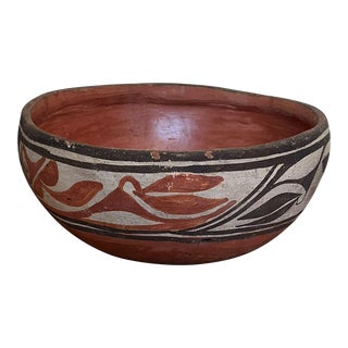 1930s Native American Style Pottery Bowl For Sale