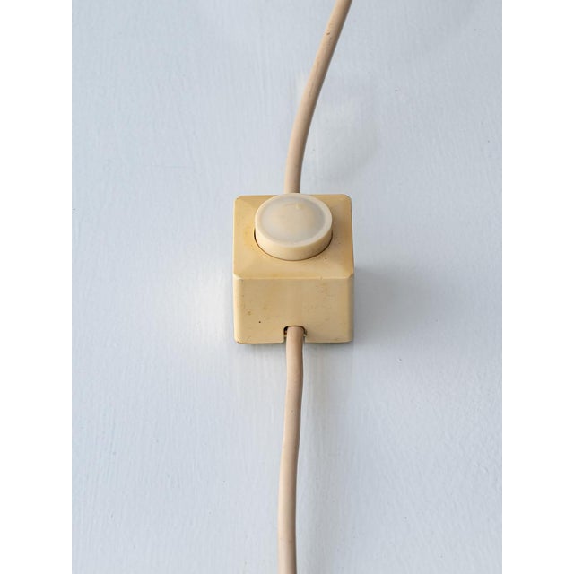 Gold Vintage Murano Glass Opaline Spiral Table Lamps with Dual Illumination from Vetri Murano, 1960s, Set of 2 For Sale - Image 8 of 12