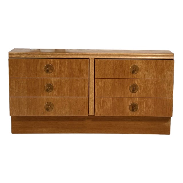 Vintage Chest of Drawers in Oak For Sale