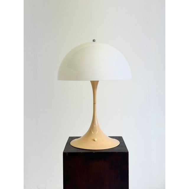 Panthella Table Lamp with Beige Base by Verner Panton for Louis Poulsen, 1970s, in Very Good conditions. Designed 1970 to...