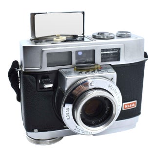 Mid 20th Century Kodak Motormatic 35f Film Camera With Built-in Pop-Up Flash Usa For Sale