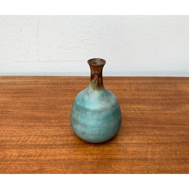 Mid-Century Minimalist German Studio Pottery Vase by Elke & Elmar Kubicek, 1960s, in Very Good conditions. Designed 1960...