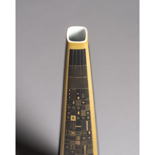 Yellow Model 1703 Porcelain Vase Set by Hans Theo Baumann for Rosenthal, 1964, Set of 3 For Sale - Image 14 of 18