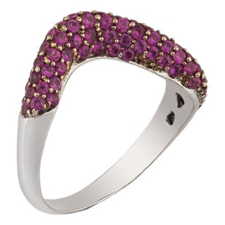 Natural Pink Sapphire Ring with 1.57 Carsts in 18k Gold For Sale