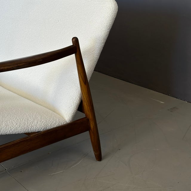 Vintage Italian Sofa in White Bouclé Fabric and Wood from Pizzetti, 1960s For Sale - Image 13 of 16