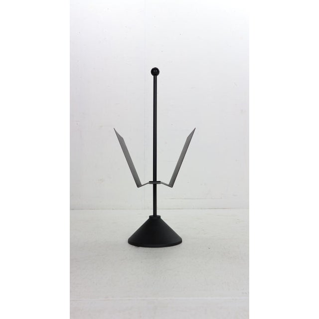 1980s Minimalistic Black Metal Magazinine Rack by Porada Arredi, Italy, 1980s For Sale - Image 5 of 18